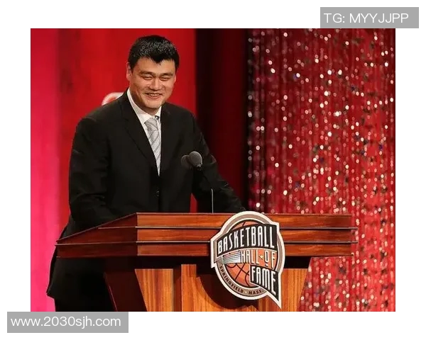 赛场高呼姚明展现中国篮球精神与荣耀的辉煌时刻